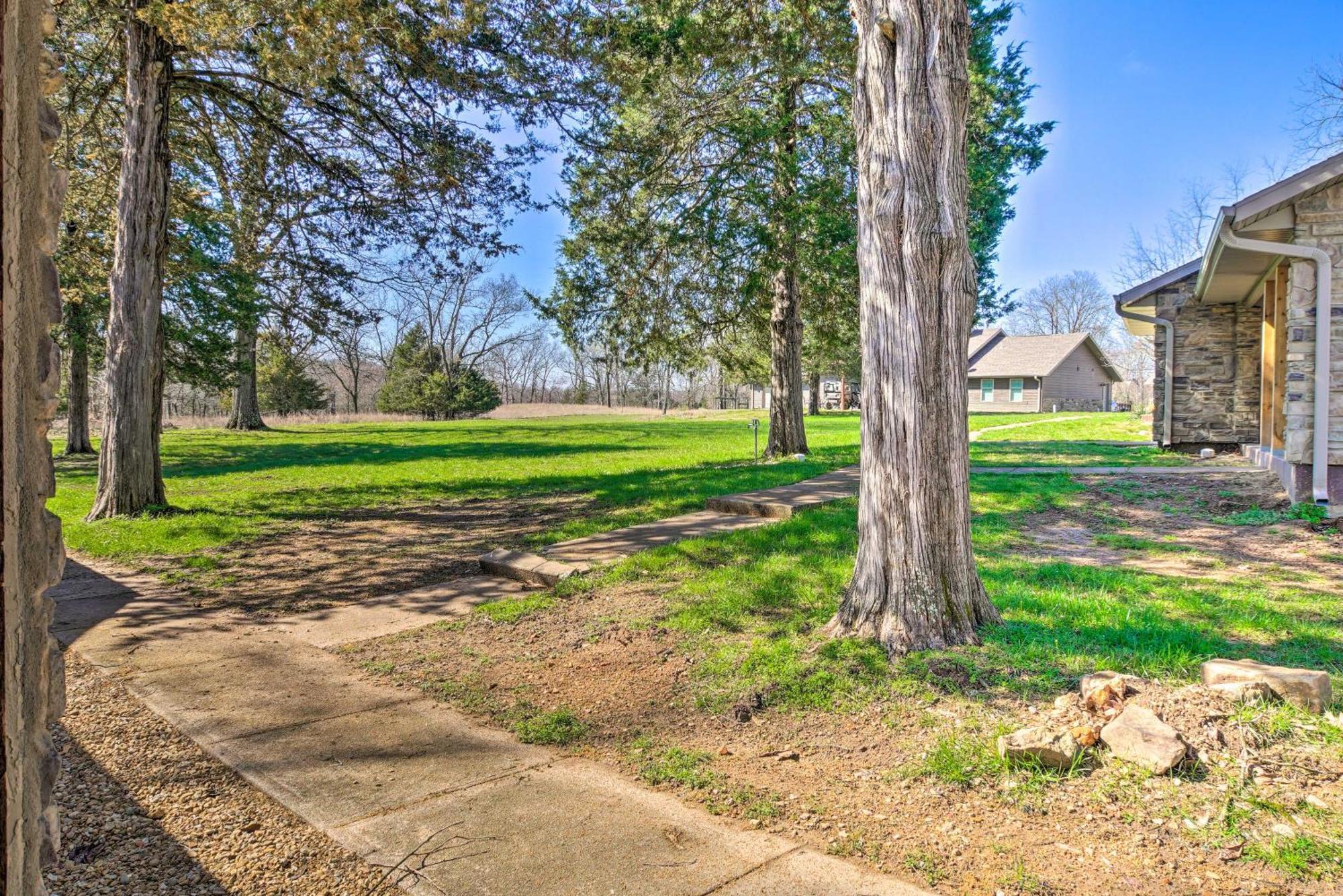 The Cozy Cottage With Lake Taneycomo Access! Branson Exteriör bild